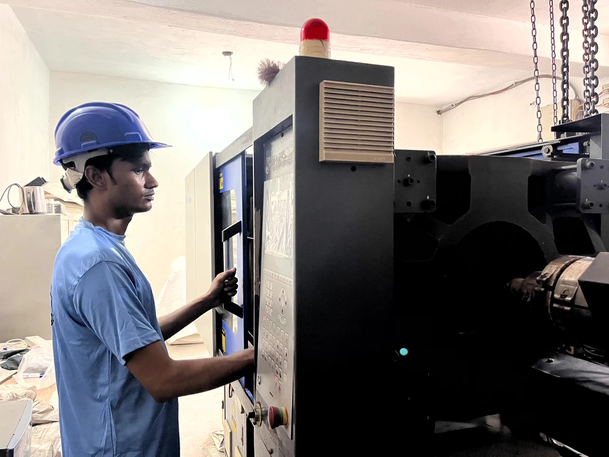 Plastic injection moulding manufacturing at MPLAST Industries